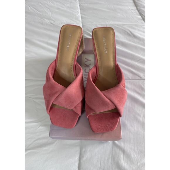 Lisa Vicky, Women's, Impress-V, color Sun-kissed Kid Sue, Size 8.5, NIB - Picture 1 of 1